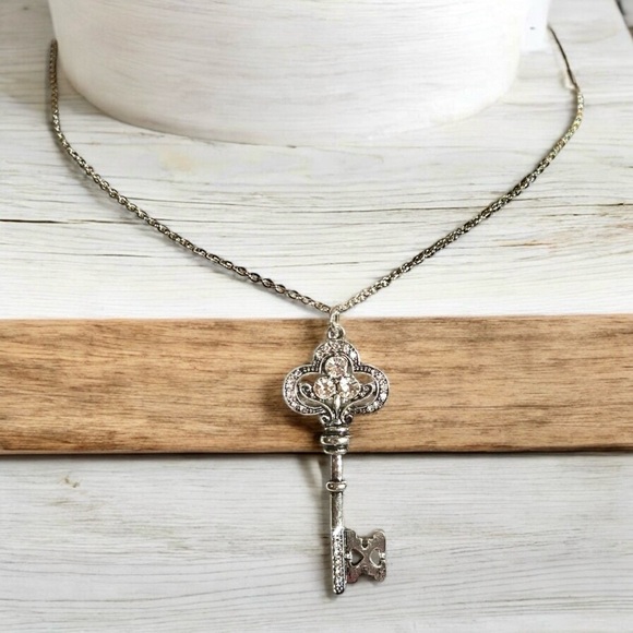 Key pendant charm necklace Key charm necklace Key pendant jewellery Rhinestones - Picture 8 of 17